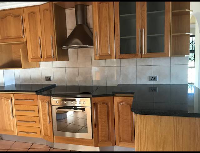 3 bed property to rent in BONAERO PARK